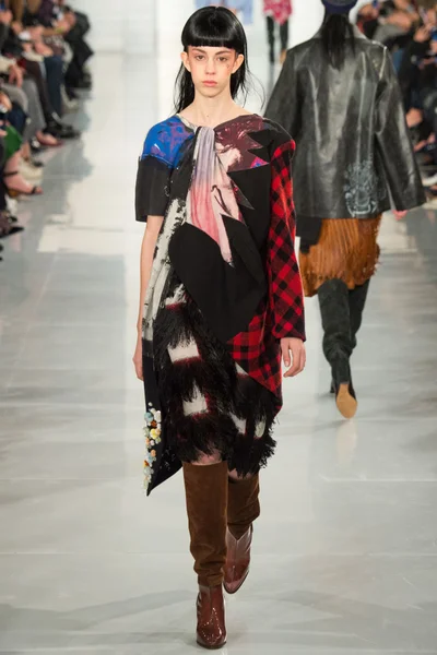 Look 11